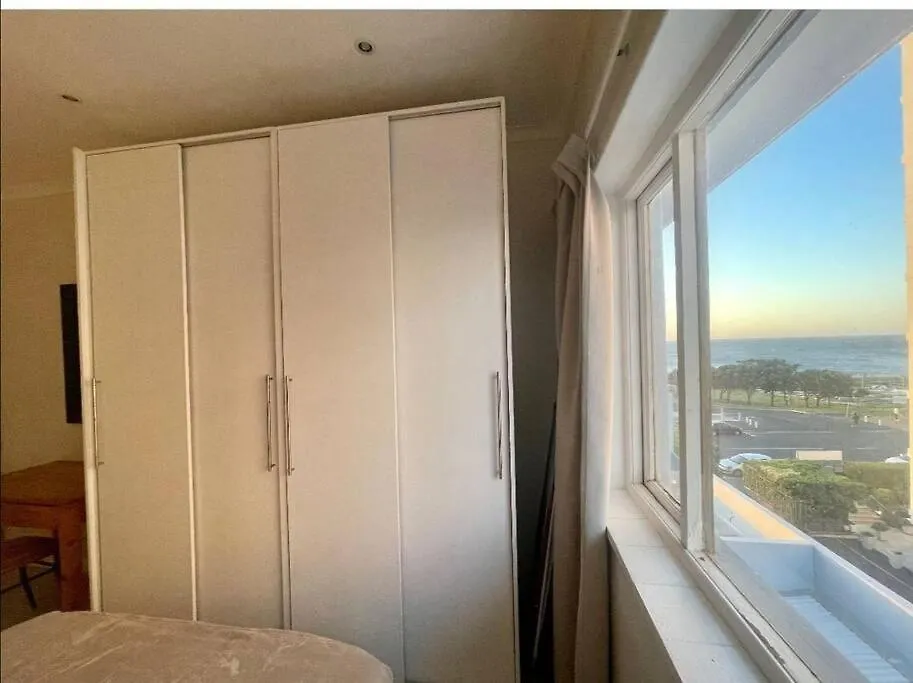 2 Bedroomed Beachfront Apartment Cape Town