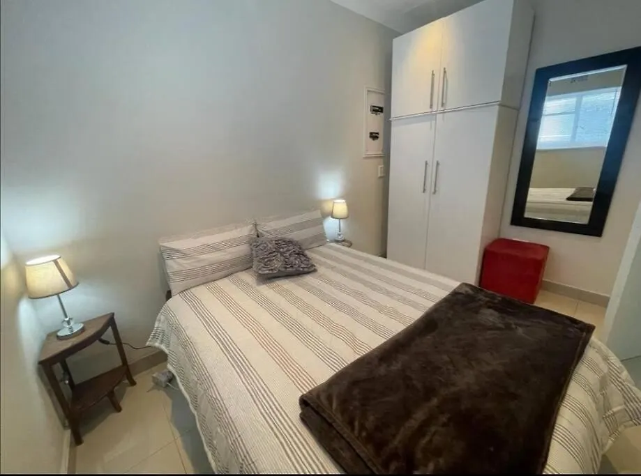 2 Bedroomed Beachfront Apartment Cape Town