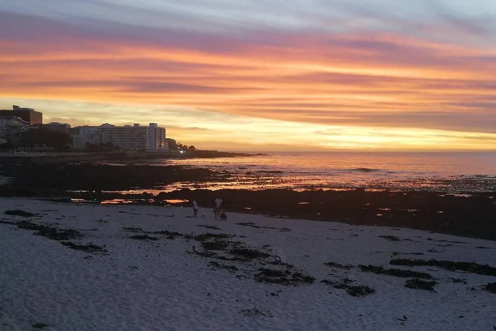 2 Bedroomed Beachfront Apartment Cape Town