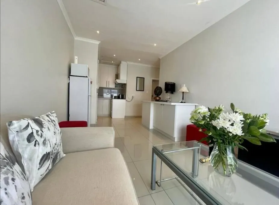 2 Bedroomed Beachfront Apartment Città del Capo