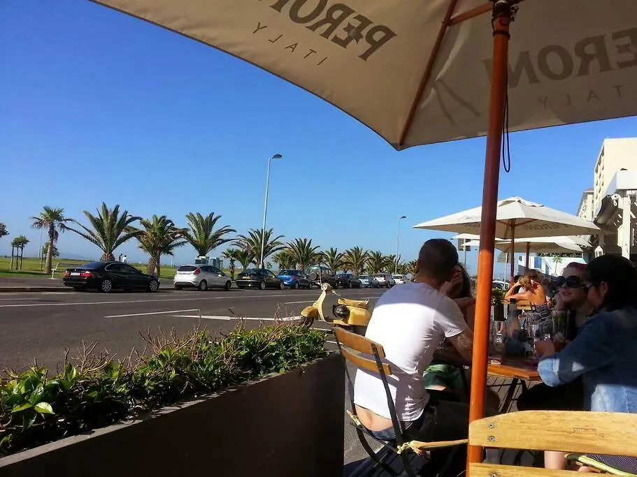 2 Bedroomed Beachfront Apartment Città del Capo